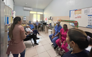 Hospital Tia Dedé orienta servidores sobre importância da higienização das mãos