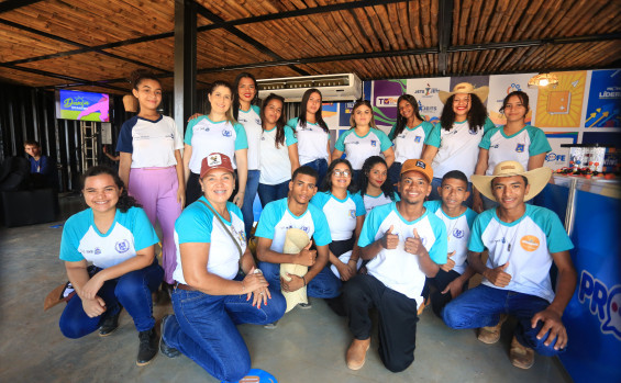 Estudantes visitam estande da Educação na Agrotins 2024 e conhecem experiências de sucesso 