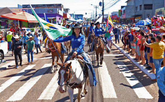 Governador Wanderlei Barbosa participa da 34ª Cavalgada de Araguaína e reforça importância da tradição cultural 