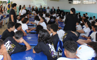 Na Capital, Segurança Pública realiza palestra sobre a importância da Carteira de Identidade para alunos da ETI Daniel Batista
