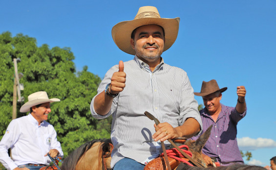 Em Paraíso do Tocantins, governador Wanderlei Barbosa participa da cavalgada da 27ª Edição da ExpoBrasil