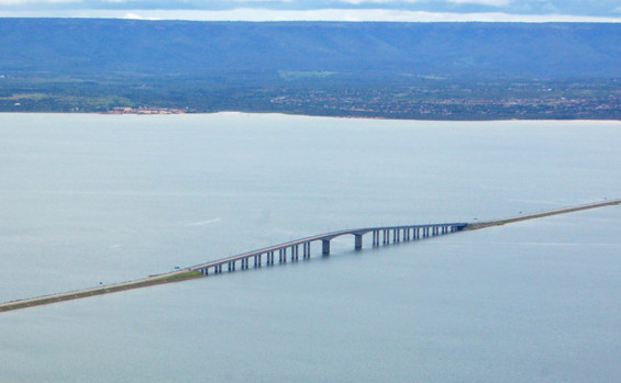 Governador Wanderlei Barbosa quer parceria com BRB para duplicar ponte entre Palmas e Luzimangues