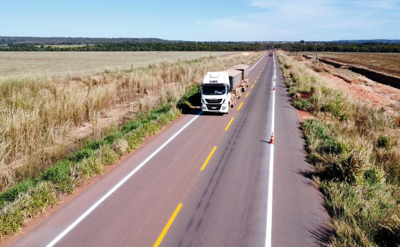 Em Campos Lindos, governador Wanderlei Barbosa inaugura 33 km de pavimentação na TO-020 que impulsionará o agronegócio da região 