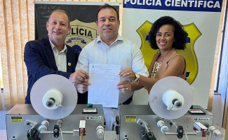 Governo do Tocantins adquire equipamentos que ampliará, em cinco vezes, a agilidade na aplicação de película da carteira de identidade 