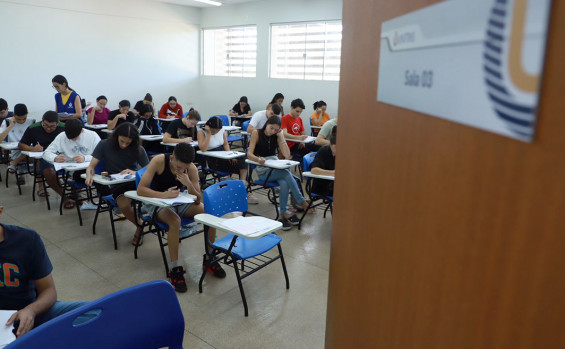 Mais de mil candidatos participam do Vestibular Unitins em Palmas e Paraíso do Tocantins