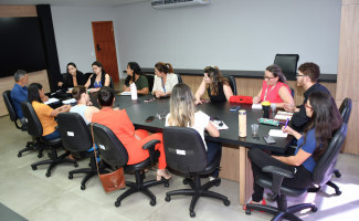 SES-TO debate política de humanização do parto com equipe do Hospital e Maternidade Dona Regina
