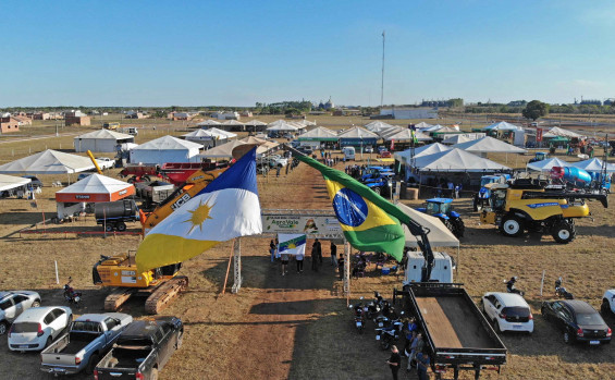 Governador em exercício participa da abertura da feira agrotecnológica da região do Vale do Araguaia