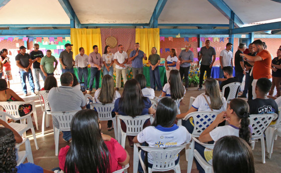 Governador em exercício, Amélio Cayres, anuncia reforma de escola de Riachinho avaliada em R$ 2,8 milhões e participa de entrega de obras do município