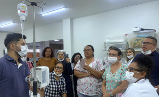 Profissionais do Hospital Regional de Porto Nacional são capacitados para o uso da bomba de infusão
