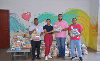 Doações de alimentos arrecadados pelo Governo do Tocantins na Agrotins beneficiam pessoas em tratamento de saúde