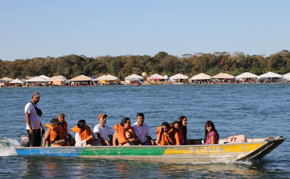 Governo do Tocantins investe em  estrutura em Peixe e movimenta a economia de uma das principais praias do Estado