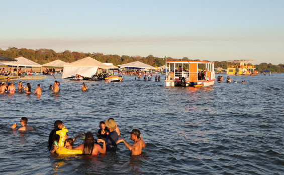 Governo do Tocantins investe em  estrutura em Peixe e movimenta a economia de uma das principais praias do Estado