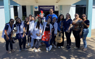 Pacientes do Hospital Regional de Paraíso recebem ação de humanização do Colégio São Geraldo
