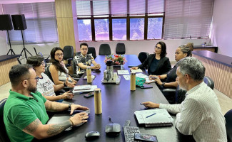 SES-TO debate políticas de equidade junto a representantes do Ministério da Saúde
