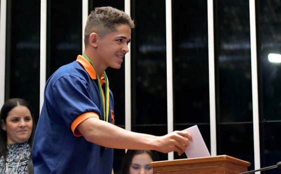 Estudante da rede estadual representa o Tocantins no programa Jovem Senador 2024, em Brasília 