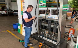 Agência de Metrologia dá dicas sobre o que observar nas bombas de combustível durante abastecimento de veículos