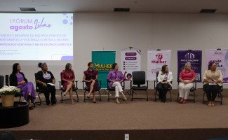 Em Araguaína, 1º Fórum "Agosto Lilás" debate os avanços e desafios das políticas públicas no combate à violência contra a mulher