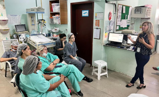 Hospital e Maternidade Dona Regina realiza capacitação sobre segurança na transferência e transporte de paciente