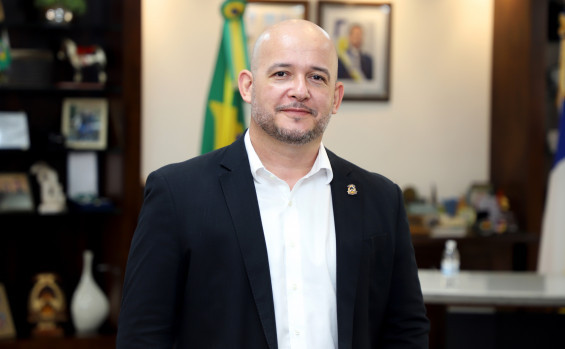 Governador Wanderlei Barbosa entrega 25 novos veículos e decreta medidas emergenciais para combate a incêndios no Tocantins 