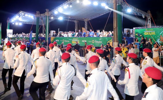 Governador Wanderlei Barbosa participa, em Palmas, do desfile cívico que celebra os 202 anos da Independência do Brasil