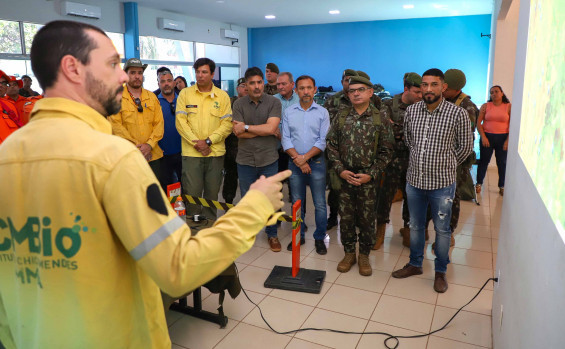 Em Lagoa da Confusão, governador Wanderlei Barbosa acompanha operações de combate às queimadas