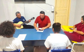 Seciju oferta aulas de violão para ressocialização de adolescentes do Centro de Internação Provisória Feminina de Palmas

