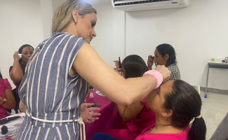 Dia da beleza é uma das ações do Outubro Rosa da UNACON de Araguaína