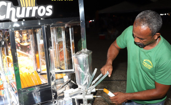 Governador Wanderlei Barbosa prestigia última noite da programação festiva dos 36 anos de criação do Estado