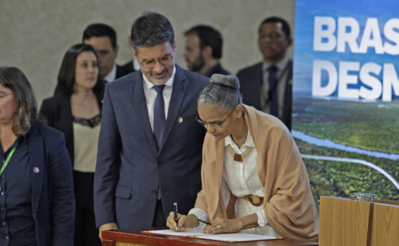 Em Brasília, Governo do Tocantins assina pacto interfederativo para prevenção e controle do desmatamento ilegal no Cerrado 