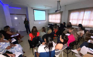 Hospital e Maternidade Dona Regina Siqueira Campos capacita profissionais sobre amamentação
