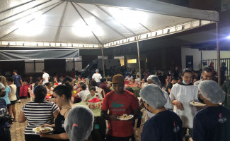 Voluntários realizam ceia de natal antecipada no HGP