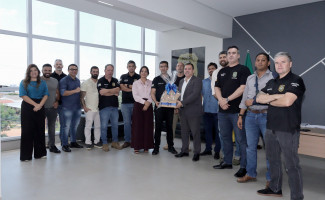 Em visita à Delegacia Geral da Polícia Civil, secretário e delegados planejam ações para 2025