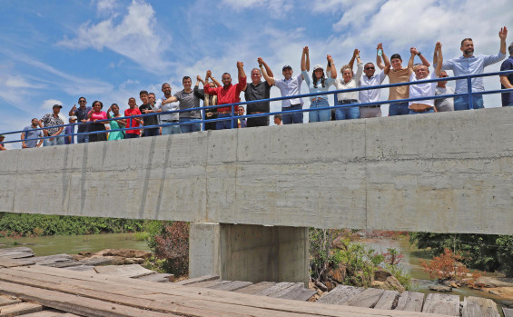 Em Paranã, governador Wanderlei Barbosa participa de inauguração de obras de infraestrutura que facilitam o acesso da população e impulsionam o desenvolvimento da região