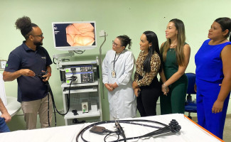 Governo do Tocantins entrega torre de videoendoscopia para o HRA