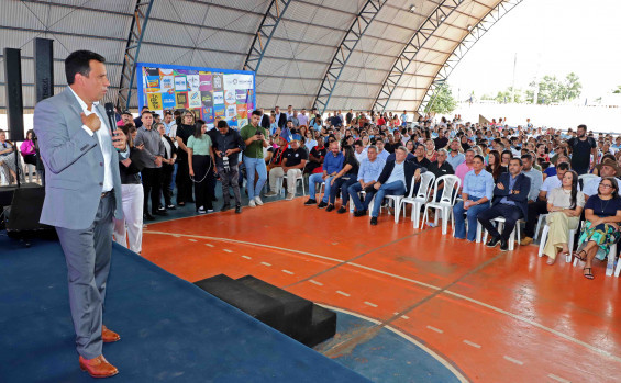 Governo do Tocantins abre ano letivo com entrega de kits de material escolar que irão beneficiar 140 mil estudantes da rede estadual 