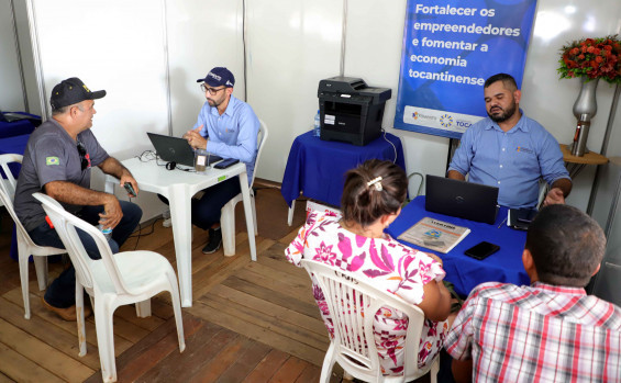 Governo do Tocantins lança linha de crédito de R$ 6 milhões para comerciantes de Aguiarnópolis e Palmeiras 