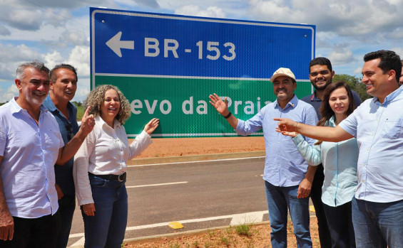 Governador Wanderlei Barbosa vistoria obras de pavimentação em fase final do Trevo da Praia e prestigia o Farm Day