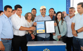 Em Gurupi, governador Wanderlei Barbosa assina proposta de ampliação do quadro de servidores da saúde e visita unidades hospitalares