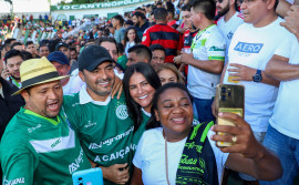 Em Tocantinópolis, governador Wanderlei Barbosa prestigia partida inédita do time da casa contra o Atlético Mineiro pela Copa do Brasil
