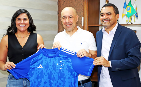 Governador Wanderlei Barbosa recebe técnico português do Cruzeiro e debate o desenvolvimento do esporte no Tocantins