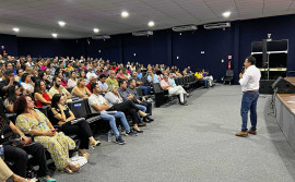 Seduc realiza Diálogo Aberto sobre o novo PCCR da Educação com professores da Regional de Araguaína