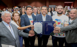 Governador Wanderlei Barbosa assina termo de compromisso para criação do primeiro Centro Especializado em Assistência aos Autistas no Tocantins