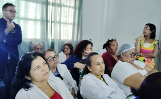 Alimentação saudável é tema de encontro com servidores do ambulatório do HRA

 
