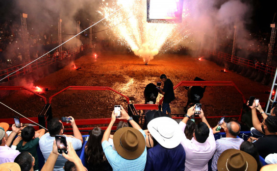 Governador Wanderlei Barbosa participa da segunda noite da tradicional festa de Rodeio de Taquaruçu