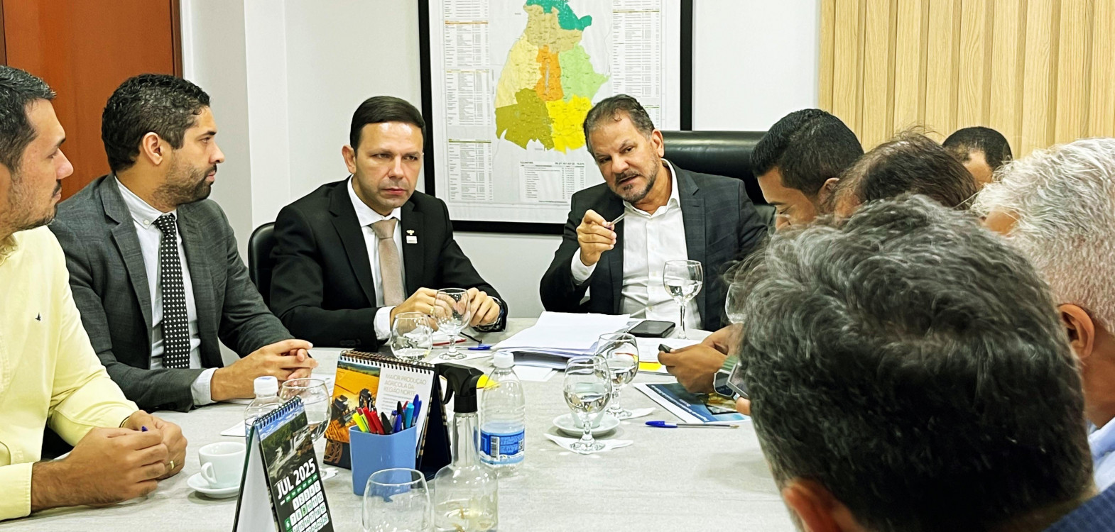 Secretário-chefe da Casa Civil, Deocleciano Gomes Filho, conduziu reunião com representantes dos governos estadual e municipal
