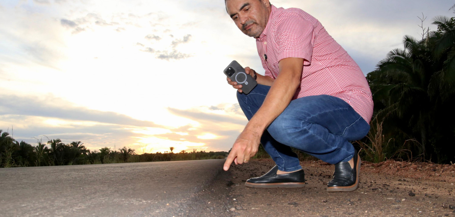 Governador Wanderlei Barbosa visita obras de recuperação da rodovia que liga Augustinópolis a Esperantina