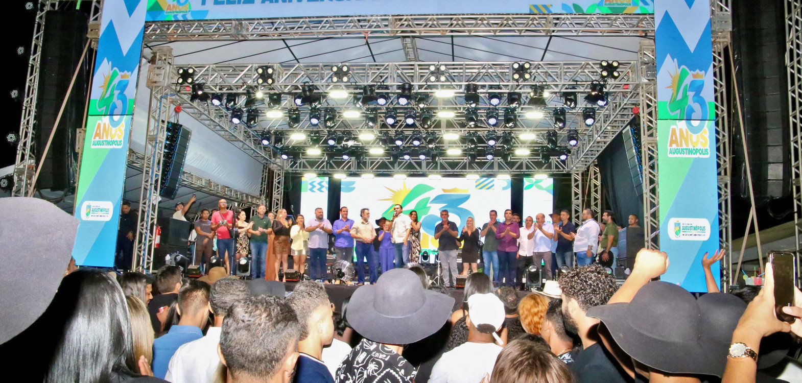 Governador Wanderlei Barbosa prestigiou nessa quarta-feira, 14, a programação comemorativa do aniversário do município de Augustinópolis