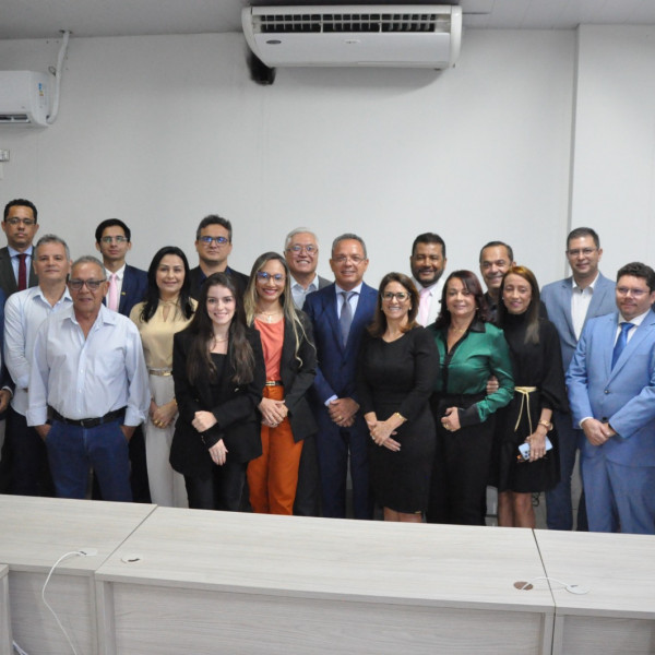 Novos membros do Conselho de Contribuintes foram empossados em cerimônia que também  homenageou o auditor Cesário Bonfim