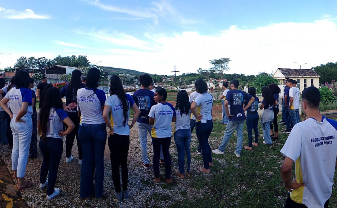Aula de campo proporcionou visita ao Memorial da Guerrilha do Araguaia, ao cemitério e à pista de pouso, locais históricos ligados ao movimento - Foto: Divulgação 