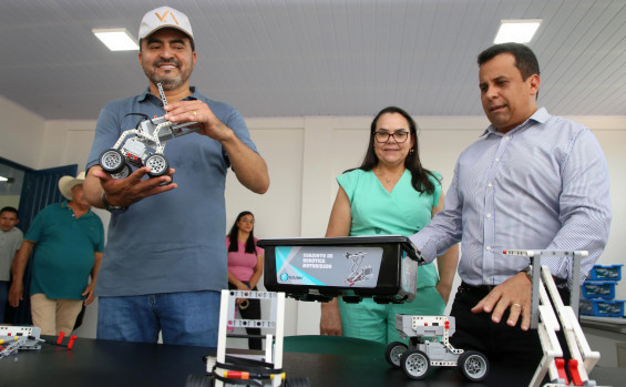 Com investimento de R$ 4,1 milhões, governador Wanderlei Barbosa inaugura reforma e ampliação de colégio estadual em Buriti do Tocantins 